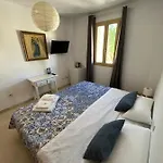 Bonita By On-line Bed and Breakfast Τορρεμολίνος