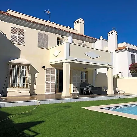 Bed and Breakfast Bonita By On-line Τορρεμολίνος
