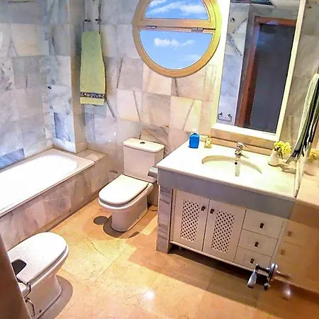 Bonita By On-line Bed and Breakfast Τορρεμολίνος